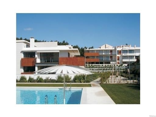 4 Bed Condominium Apartment in Cascais