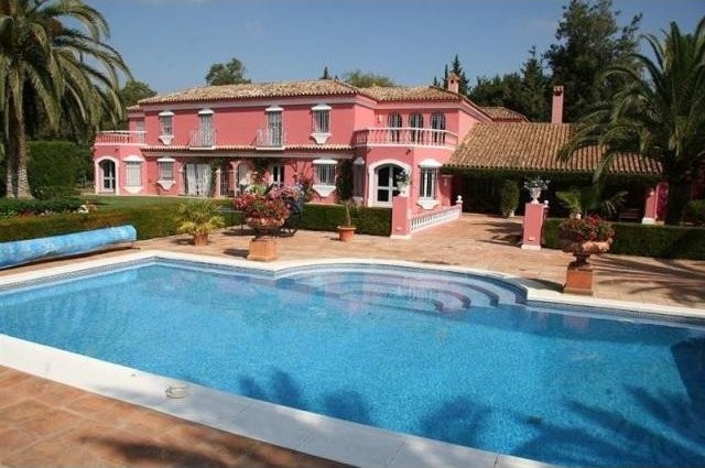 9 bedroom Detached Villa For Sale:..