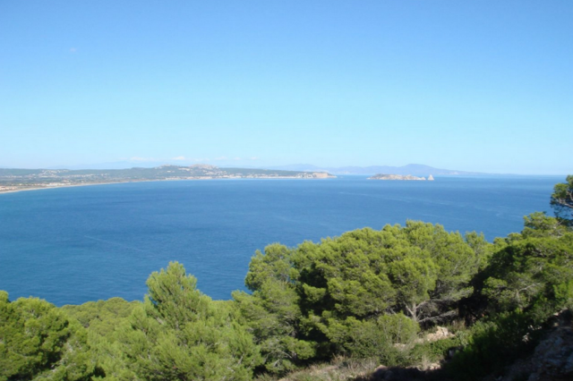 Exclusive plot of land with panoramic..