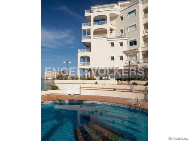 Offering luxury apartment in 1st line.. - 2