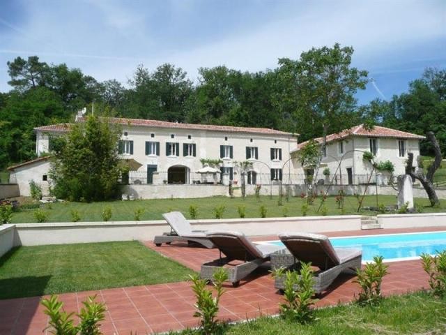 8 bedroom House For Sale: 16390 CHARENTE