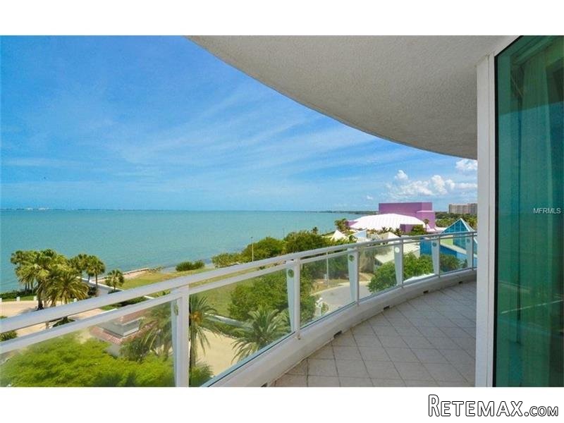 3 bedroom Town House For Sale: 990 Blvd.. - 2