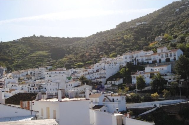 Town House for Sale in Sayalonga 79.000..
