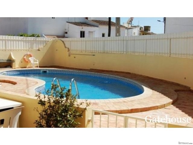 Top Floor 2 Bed Apartment With Sea.. - 2