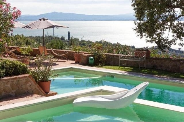 12 bedroom House For Sale: Umbria..