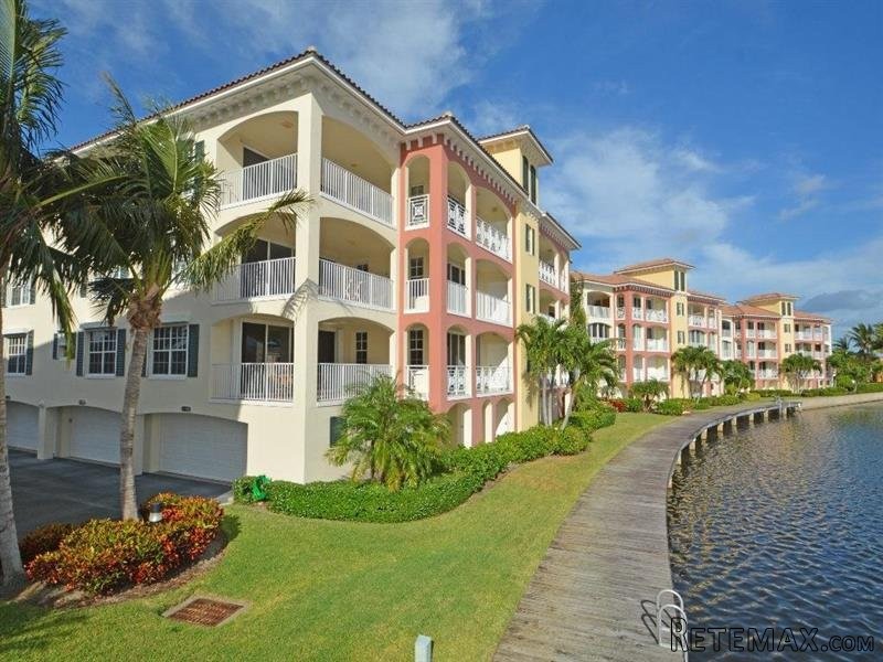 3 bedroom Flat For Sale: 5342 W Harbor..