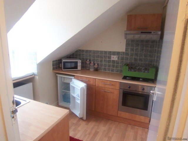 2 bedroom flat in Bluetown, ISLE OF.. - 2