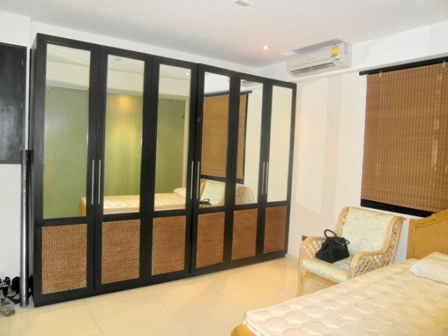 Garden Cliff 2 Condominium right on the.. - 2