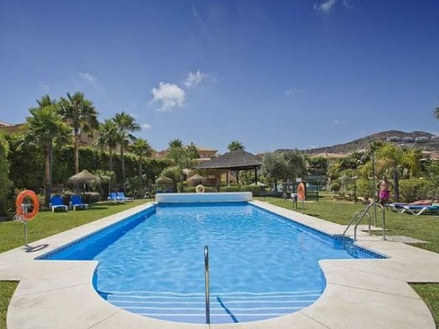 Apartment - 4 Bedrooms - 3/4 Baths.. - 2