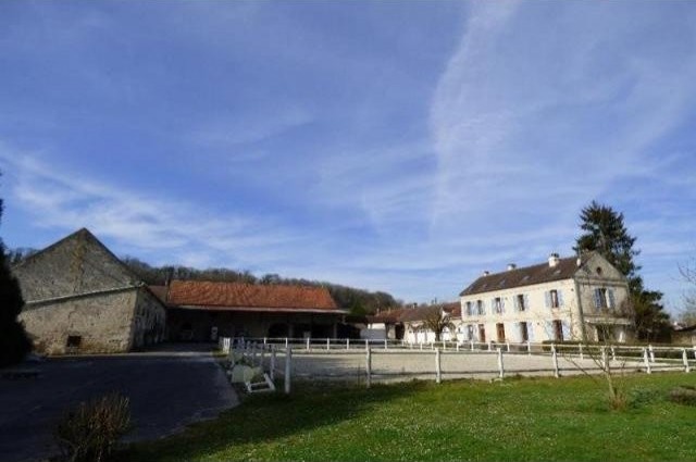 6 bedroom Character For Sale: 60127 OISE