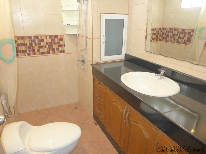 Spacious 1 bedroom condo at quiet yet..