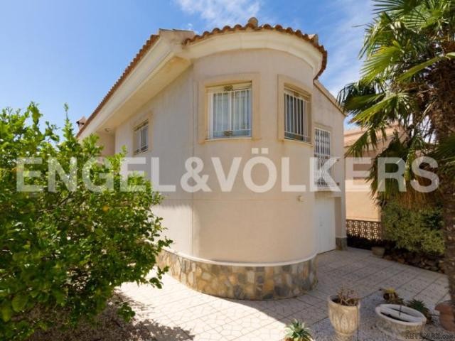 VILLA IN THE QUIET URBANIZATION LOS.. - 2