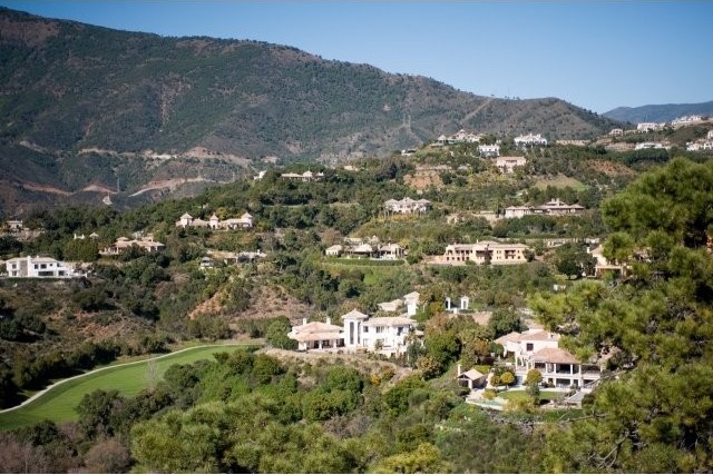 VILLA FOR SALE IN LA ZAGALETA