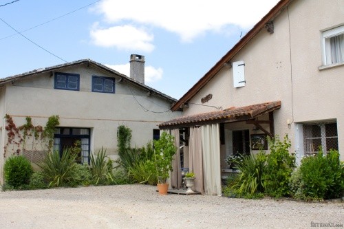 3-bed cottage with separate building in..