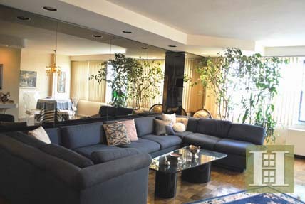 2 bedroom Apartment For Sale: 555..