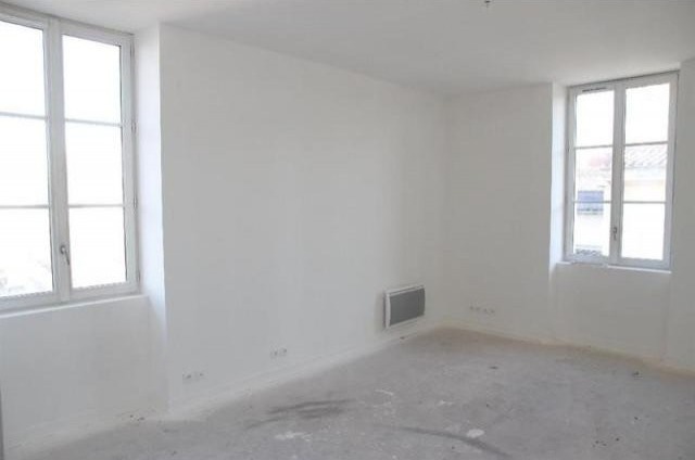 2 bedroom Flat For Sale: 86000 POITIERS