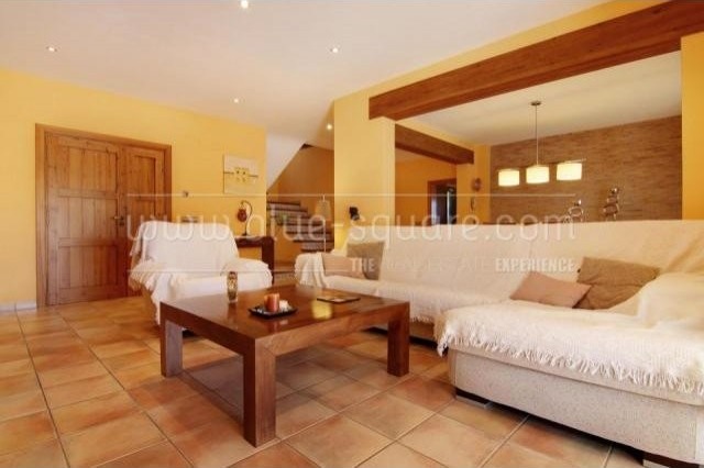 Lovely finca style villa on large plot.. - 2