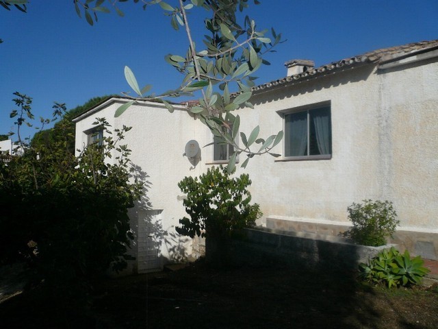 Villa - NICE VILLA IN NEED OF..