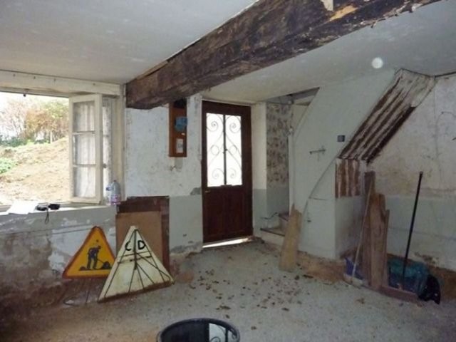 House to Renovate. Nice Setting - 2