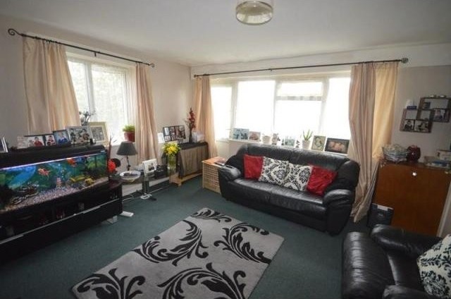1 bedroom Flat For Sale: Avery Lane.. - 2