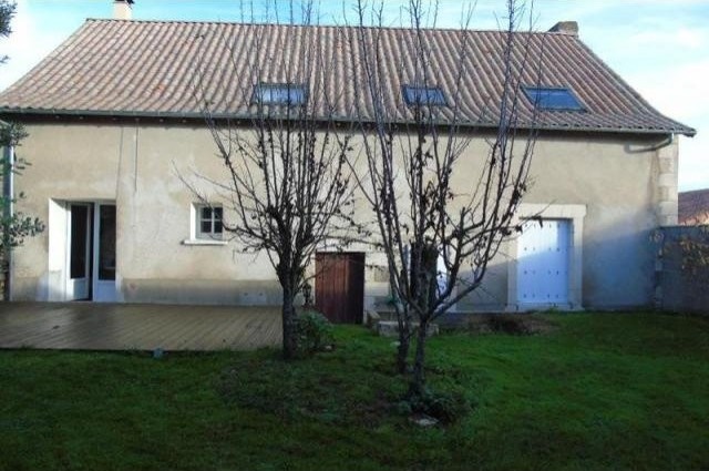 5 bedroom Village House For Sale: 86130..