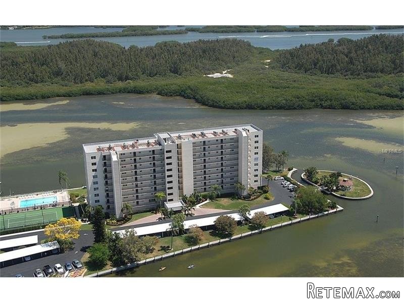1 bedroom Town House For Sale: 9397..