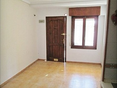 2 STOREY TOWN HOUSE 7 MINS FROM THE.. - 2