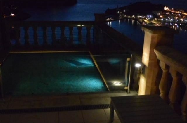 Spacious Refurbished Apartment With.. - 2