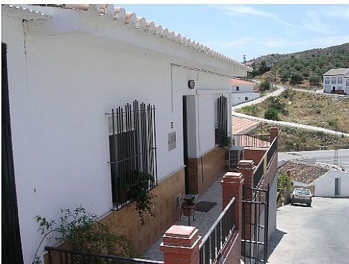 Town House - A village house all on one..