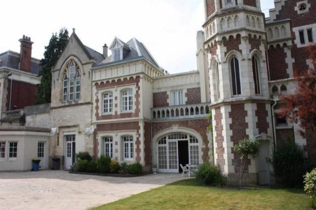6 bedroom House For Sale: 62000 ARRAS