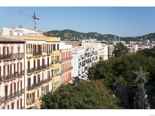 Elegant Apartment Over Vara De Rey