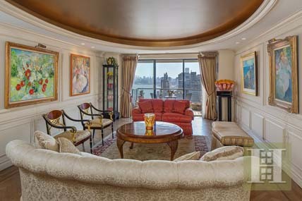 2 bedroom Apartment For Sale: 425 EAST..