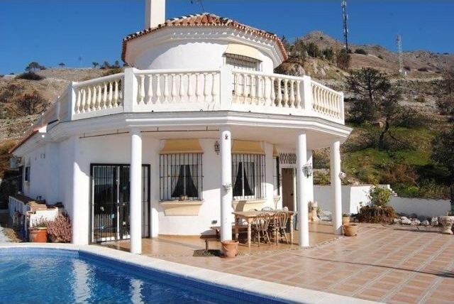 Villa for Sale in Competa, Competa..