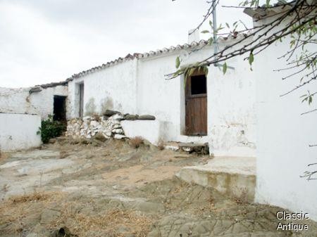 Land - Two plots and three urban..