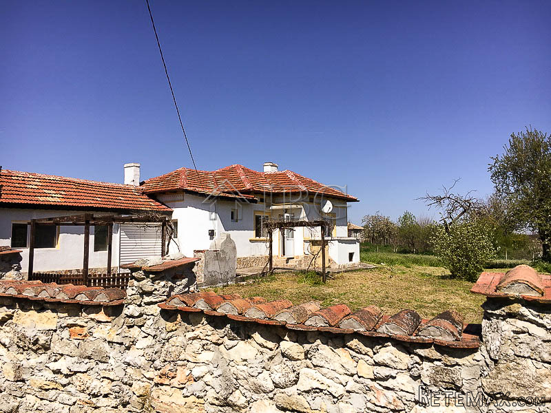 Renovated house with 3 bedrooms, 2..