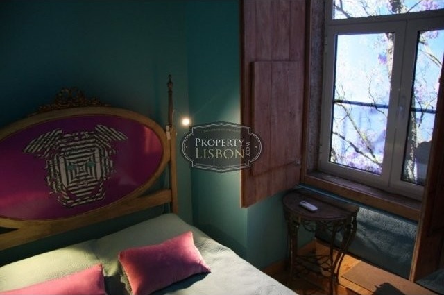Lisbon Commercial Property, 73 sqm Shop..