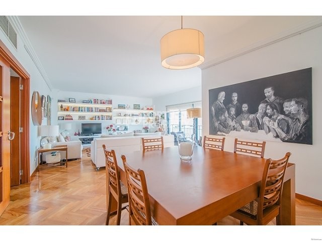 Gorgeous 3 Bedroom Apartment in.. - 2