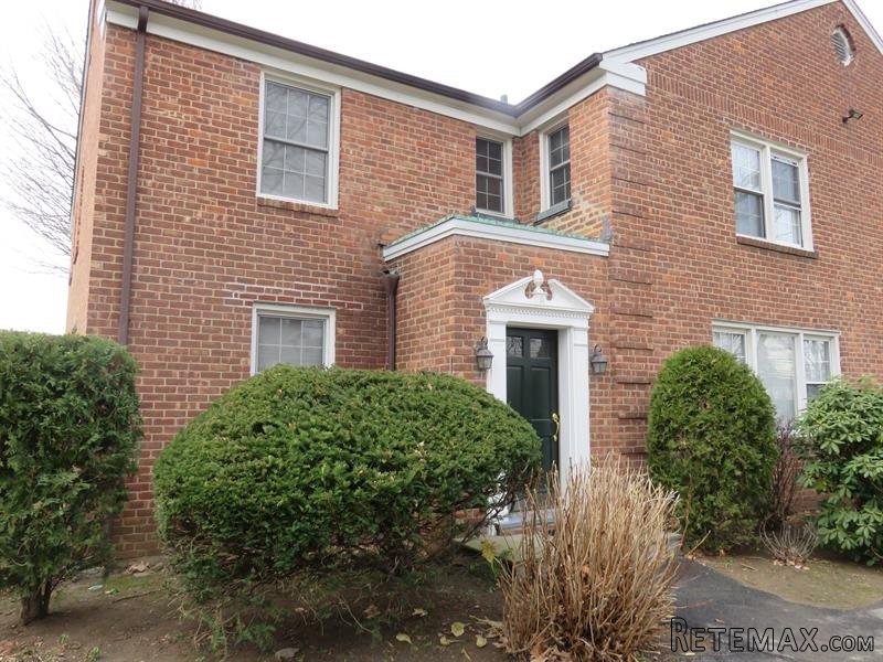 2 bedroom Commercial Property For Sale:..