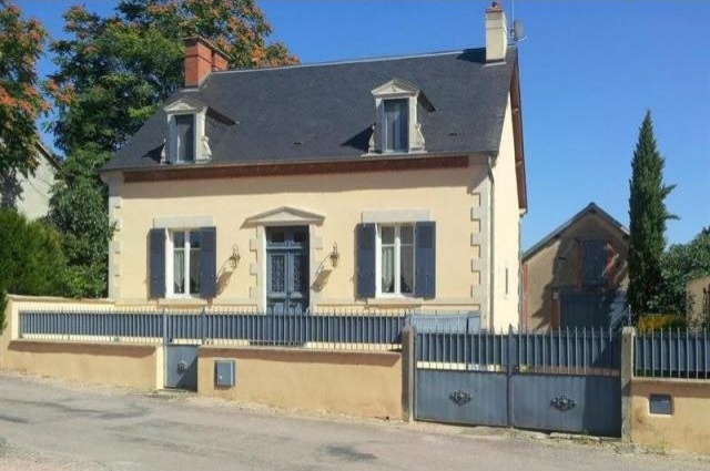 3 bedroom Character For Sale: 03000..