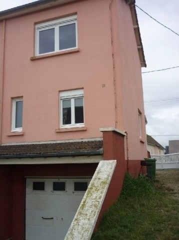 Sea-Front Location for this House - 2