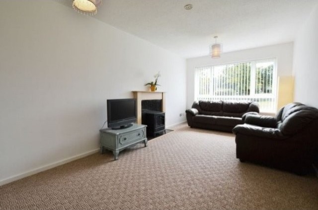 2 Bed Flat/Apartment To Let in.. - 2