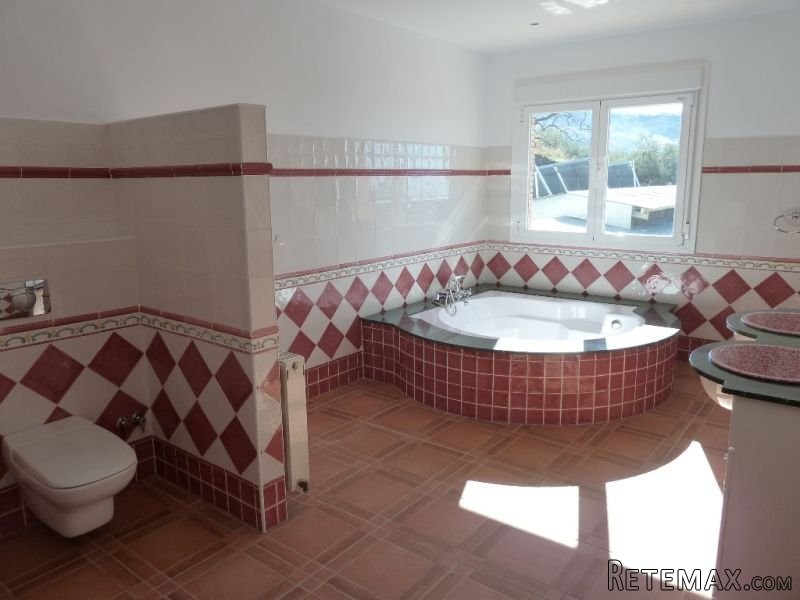 4 bedroom, 4 bathroom Villa, (build 821.. - 2