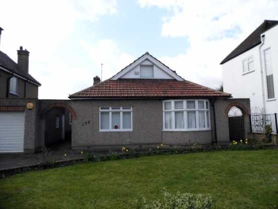 4 bedroom, Detached Bungalow house for..