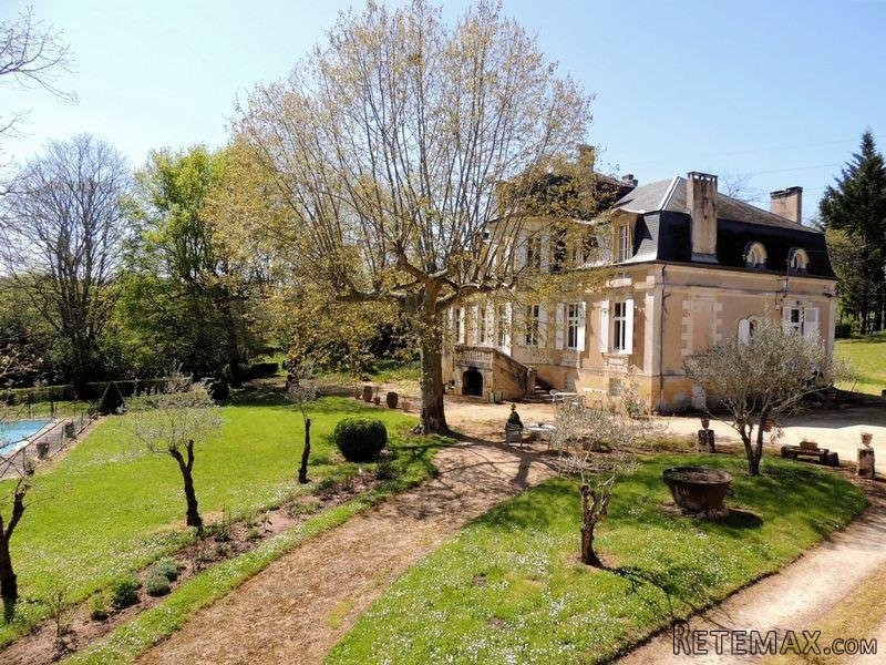 9 Bedroom Manor House For Sale