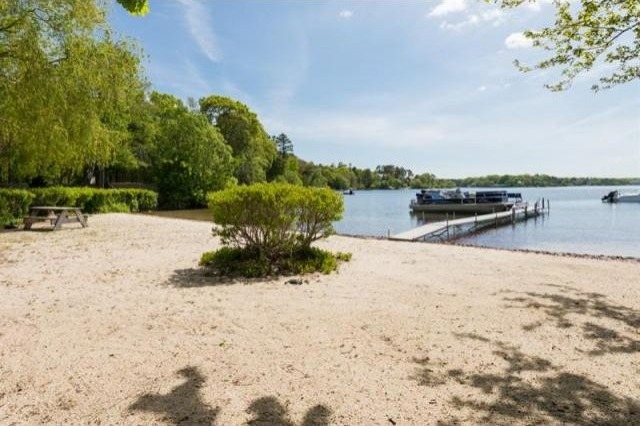 7 bedroom Property For Sale: Conners..