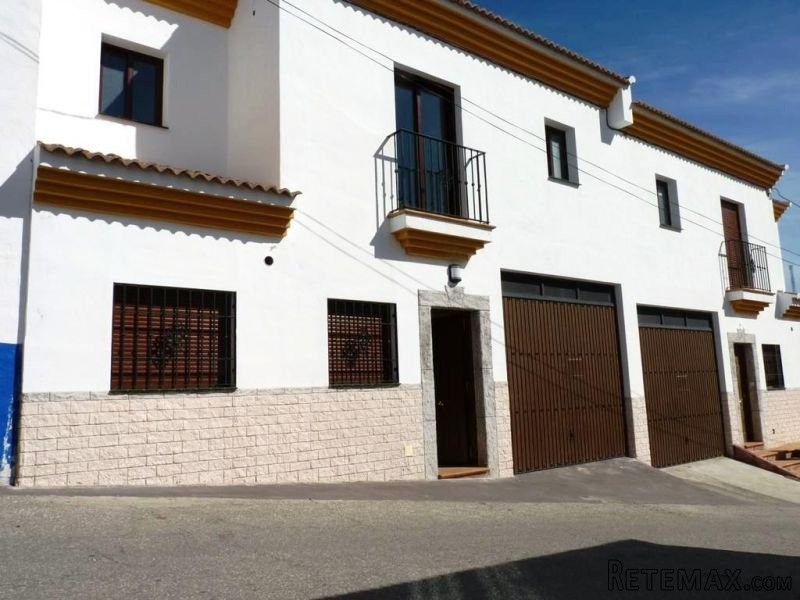 4 bedroom, 3 bathroom Villa, (build 159..
