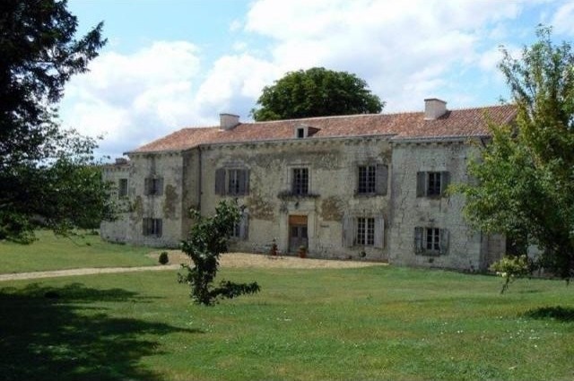 8 bedroom Manor House For Sale: 86000..