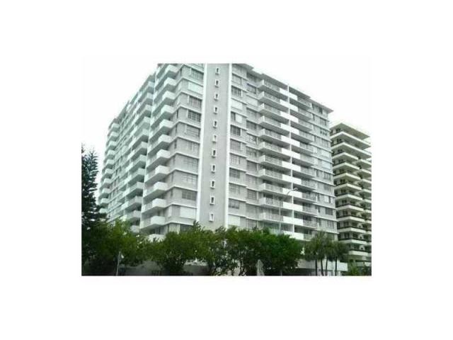 2 bedroom Flat For Sale: 5825 COLLINS..