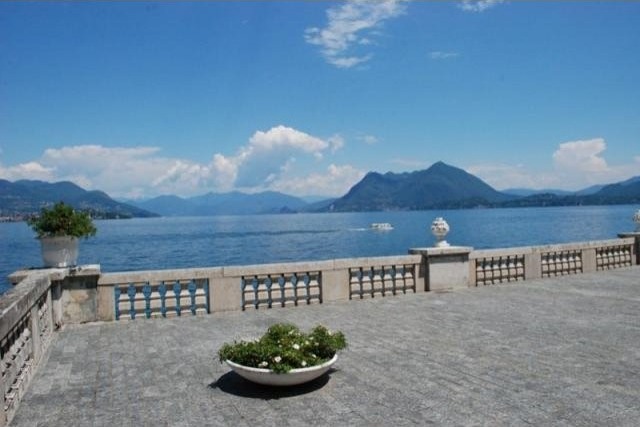 2 bedroom Apartment For Sale: Stresa, IT - 2