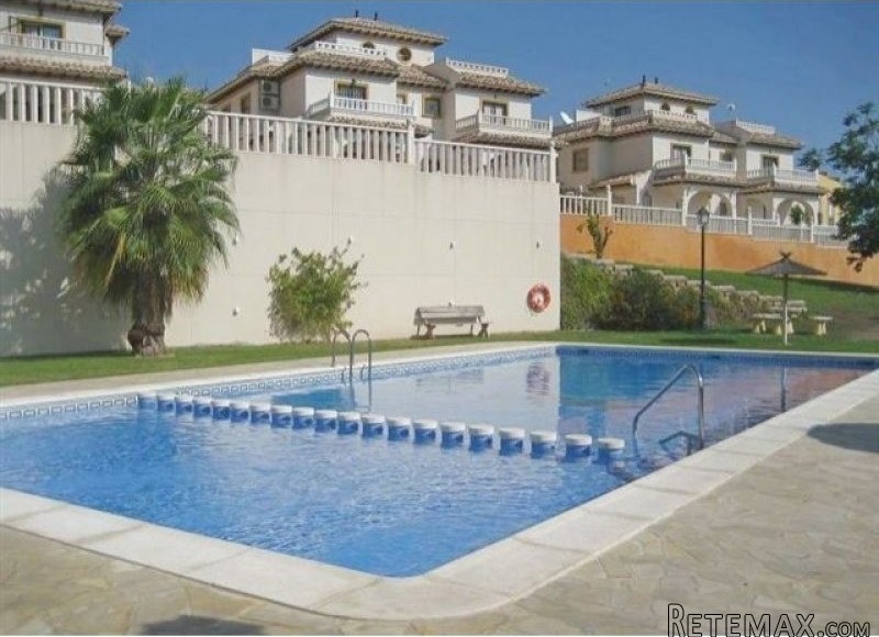 2 Bedrooms 1st Floor Apartment In La..